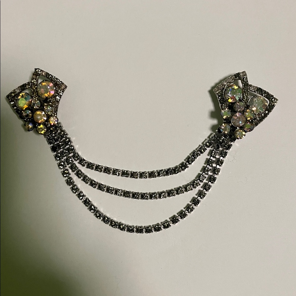 Vintage silver “ rhinestone” sweater Brooch